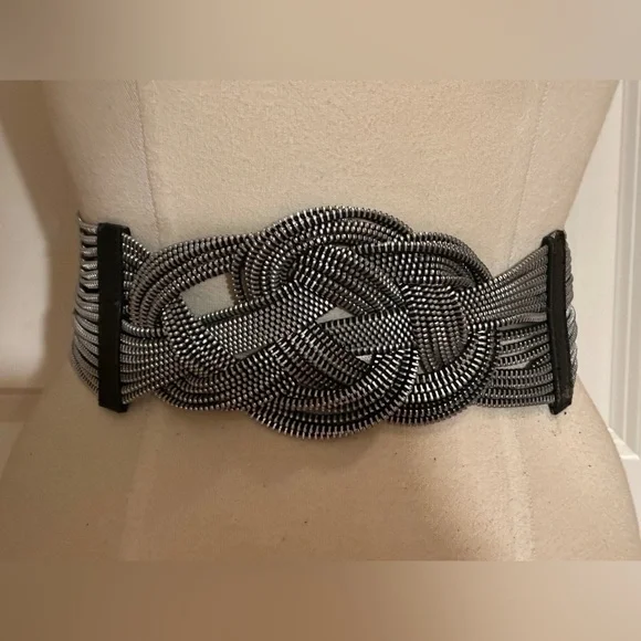 Unique Silver Zipper Belt - Picture 3 of 8